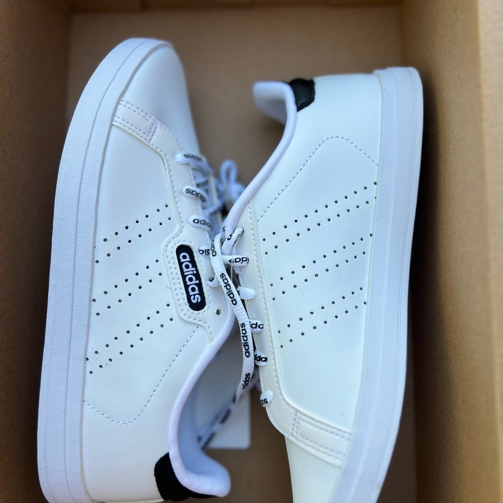 NIB Adidas Courtpoint Base White Sneakers Logo Laces Womens Size 7 - Picture 9 of 12